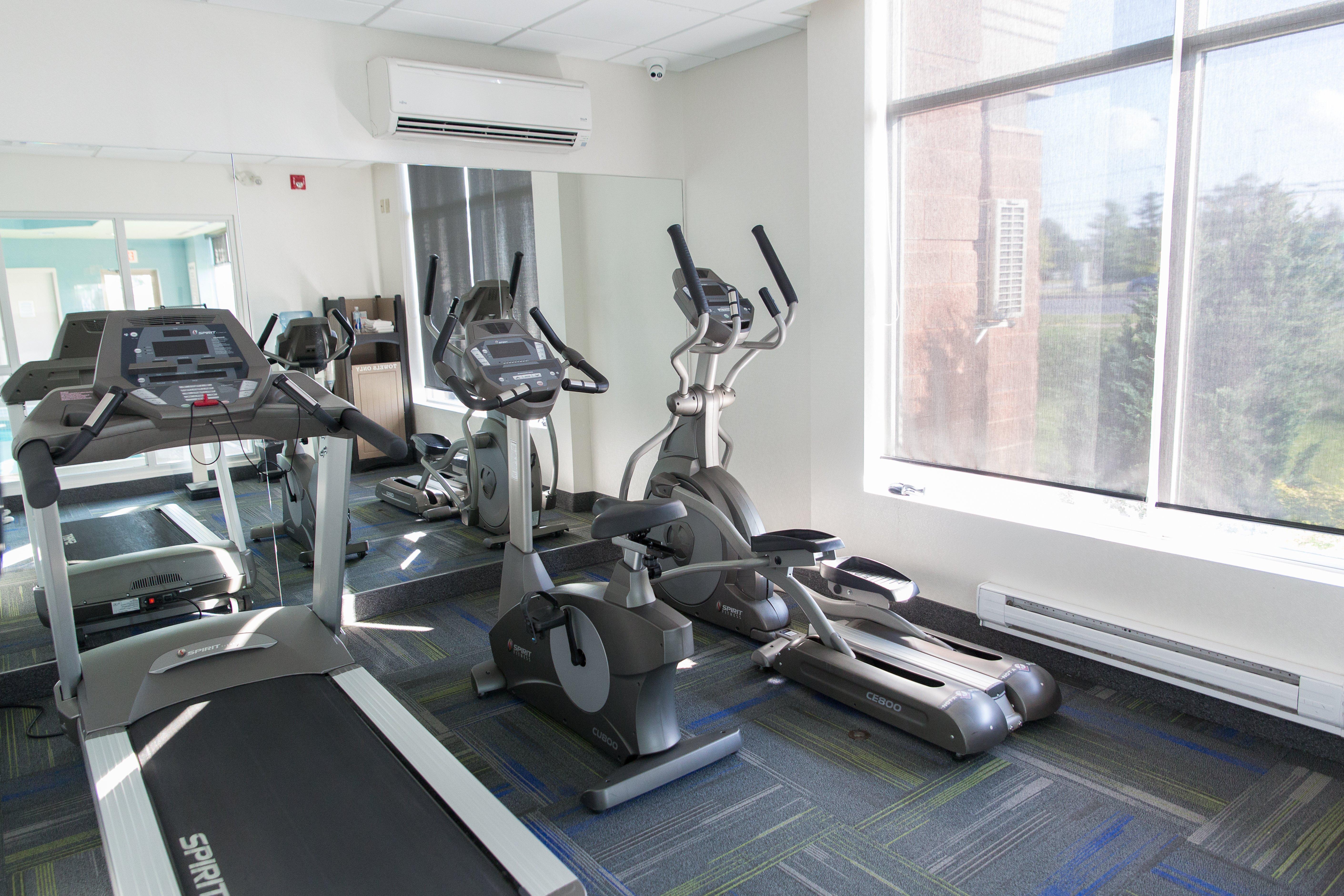 Holiday Inn Express Brampton By Ihg Exterior photo